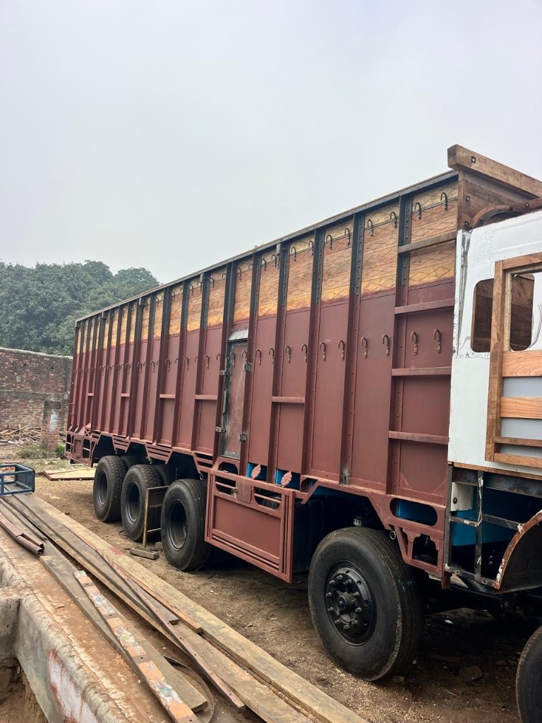 Panel and body installation on the truck chassis