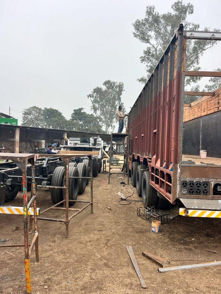 Truck body manufacturing on the shop floor