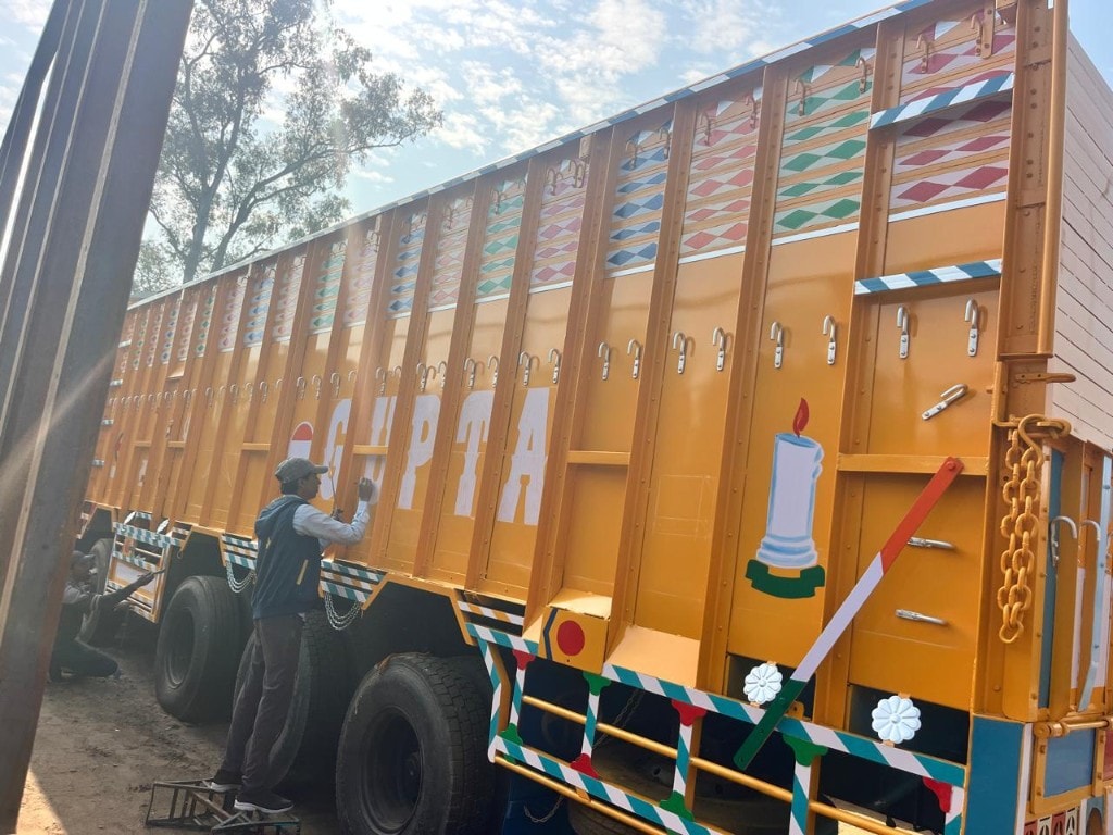 Truck body painting and finishing
